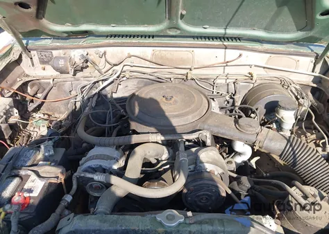 1990 Isuzu Trooper z USA, uszkodzony, nr VIN JACCH58R8L8918833